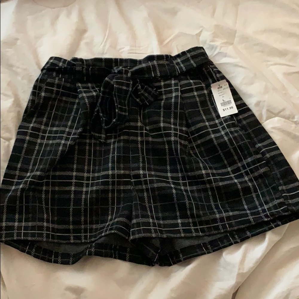 Black Newspaper Plaid Shorts